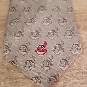VTG CLEVELAND INDIANS Brown Patterned Men's Tie